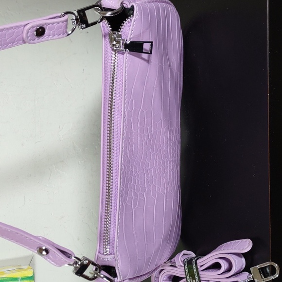 Croc Embossed Faux Leather Baguette Bag - Picture 6 of 8